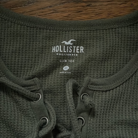 size XS green long sleeve with tie Hollister - Picture 3 of 4